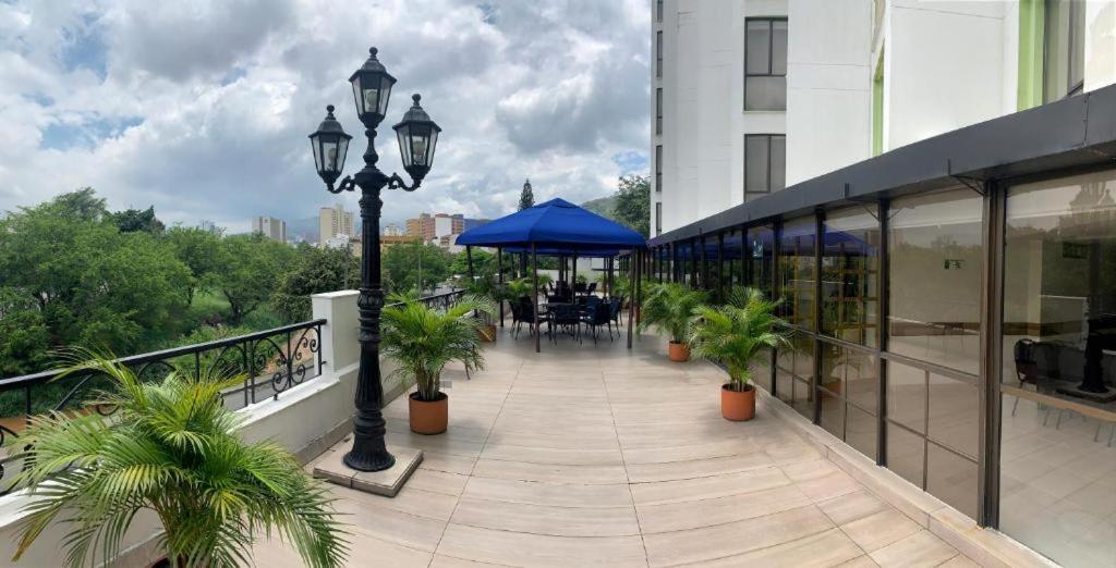 Club De Bienestar Ilar Bulevar Del Rio Cali Exterior foto